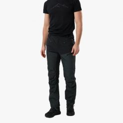 Spodnie outdoor hiking męskie Swedemount Nordkap Stretch Pants II wiatroszczelne. Czarne spodnie sportowe męskie SWEDEMOUNT, na lato, m, bez wzorów, z tkaniny, outdoorowe. Za 399.99 zł.