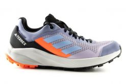 Buty trekkingowe damskie Adidas Terrex Trailrider. Fioletowe obuwie sportowe damskie Adidas, na fitness i siłownię. Za 326.49 zł.
