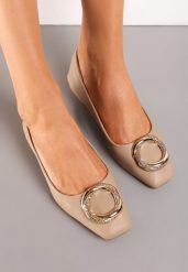 Ciemnobeżowe Balerinki z Okrągłą Klamrą z Cyrkoniami na Kwadratowym Nosku Nallire. Brązowe baleriny damskie Renee, z aplikacjami, z materiału, eleganckie, bez obcasa, na obcasie. Za 39.99 zł.