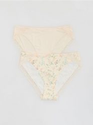 Majtki figi z koronką 2 pack - złamana biel. Figi damskie Reserved, l, bez wzorów, z koronki. Za 49.99 zł.