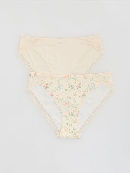 Majtki figi z koronką 2 pack - złamana biel. Figi damskie Reserved, l, bez wzorów, z koronki. W wyprzedaży za 35.99 zł.