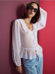 Bluzka z ozdobnymi falbanami - biały. Białe bluzki damskie Sinsay, l, bez wzorów, bez kołnierzyka, bez ramiączek. Za 39.99 zł.