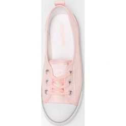 Converse - Tenisówki. Trampki i tenisówki damskie Converse. W wyprzedaży za 149.90 zł.