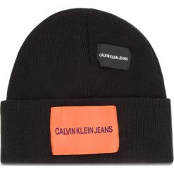 Czapka CALVIN KLEIN JEANS - J Patches Beanie W K40K400755 016. Czapki i kapelusze damskie marki Calvin Klein Jeans. Za 179.00 zł.