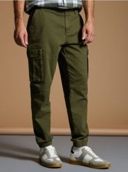 Spodnie cargo - khaki. Brązowe spodnie materiałowe męskie Sinsay, m, bez wzorów. W wyprzedaży za 59.99 zł.