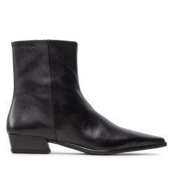 Botki Vagabond Shoemakers. Czarne botki damskie Vagabond Shoemakers, bez obcasa, na płaskiej podeszwie, bez zapięcia. Za 719.99 zł.