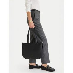 Torebka Beverly Hills Polo Club. Czarne torebki do ręki damskie Beverly Hills Polo Club, bez wzorów, klasyczne, bez dodatków. Za 219.99 zł.