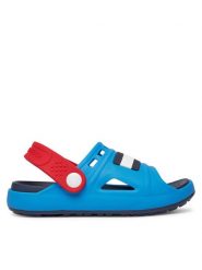 Tommy Hilfiger Sandały T3X2-33905-0083A S Niebieski. Niebieskie sandały chłopięce Tommy Hilfiger, z tworzywa sztucznego, bez zapięcia. Za 119.99 zł.