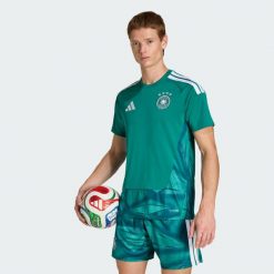 Koszulka bramkarska Germany 26 Home. Zielone koszulki sportowe męskie Adidas, bez wzorów, bez kołnierzyka, bez ramiączek, do piłki nożnej, climacool (adidas). Za 439.00 zł.