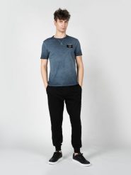 Guess T-Shirt "Patch" | X3GI08KAK90 | Mężczyzna | Niebieski. Niebieskie t-shirty męskie Guess, m, z aplikacjami, z bawełny, eleganckie, bez kołnierzyka. W wyprzedaży za 159.00 zł.