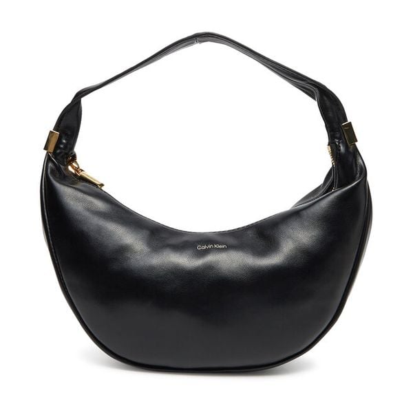 Torebka Calvin Klein. Czarne torebki do ręki damskie Calvin Klein, bez wzorów, klasyczne, bez dodatków. Za 269.99 zł.
