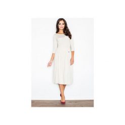 Bluzka M323 Ecru. Brązowe bluzki damskie Figl, klasyczne, z dekoltem w łódkę. Za 59.00 zł.