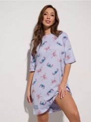 Koszula nocna ze wzorkiem Lilo & Stitch - błękitny. Niebieskie koszule nocne damskie Sinsay, l, bez wzorów. Za 39.99 zł.