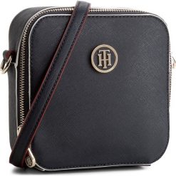Torebka TOMMY HILFIGER - Honey Sq Crossover AW0AW05392 905. Torebki do ręki damskie marki Tommy Hilfiger. W wyprzedaży za 299.00 zł.
