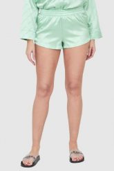 JUICY COUTURE Zielone satynowe szorty piżamowe w logo. Zielone piżamy damskie Juicy Couture, s, bez wzorów, z satyny, bez ramiączek. W wyprzedaży za 129.99 zł.