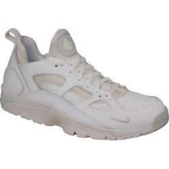 Nike Air Tr Huarache Low 749447-110. Białe buty sportowe męskie marki Nike, z materiału. W wyprzedaży za 339.99 zł.