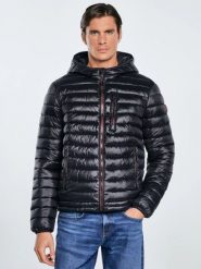Kurtka męska pikowana z kapturem czarna Horp 906. Czarne płaszcze męskie Big Star, l, z aplikacjami, z jeansu, retro, z kapturem. Za 359.99 zł.