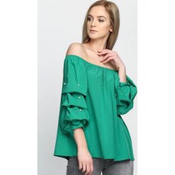 Zielona Bluzka Triple Wave. Bluzki damskie marki Born2be. Za 59.99 zł.