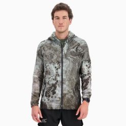 Męska kurtka przeciwwiatrowa do biegania w terenie TERRARUN WINDBREAKER. Zielone kurtki męskie BODYCROSS, m, bez wzorów, z materiału, bez kaptura. Za 739.99 zł.