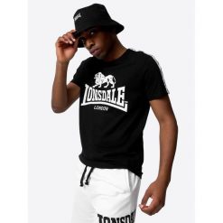 Koszulka Lonsdale Sheviock. Czarne koszulki sportowe męskie Lonsdale, m, bez wzorów, bez kołnierzyka, bez ramiączek. Za 152.50 zł.