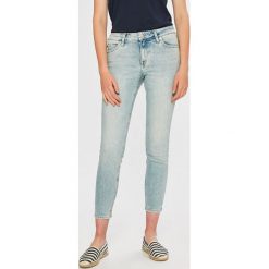Calvin Klein Jeans - Jeansy CKJ 001. Niebieskie jeansy damskie Calvin Klein Jeans. Za 549.90 zł.