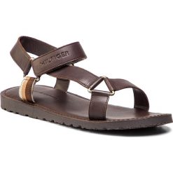 Sandały TOMMY HILFIGER - Strappy Leather Sandal FM0FM02119 Coffee Bean 212. Klapki męskie Tommy Hilfiger. W wyprzedaży za 239.00 zł.