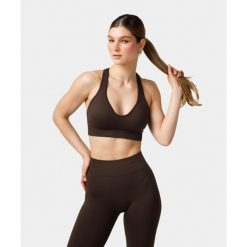 Biustonosz bezszwowy Carpatree Elite brązowy. Brązowe obuwie sportowe damskie Carpatree, bez wzorów, na fitness i siłownię. W wyprzedaży za 129.99 zł.