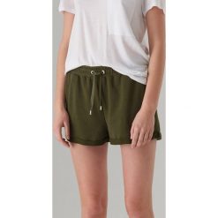 Dzianinowe szorty basic - Khaki. Szorty damskie Mohito. W wyprzedaży za 29.99 zł.