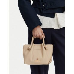 Torebka Beverly Hills Polo Club. Brązowe torebki do ręki damskie Beverly Hills Polo Club, bez wzorów, klasyczne, bez dodatków. Za 249.99 zł.