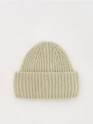 Czapka beanie z domieszką wełny - oliwkowy. Zielone czapki i kapelusze damskie Reserved, bez wzorów, z wełny. W wyprzedaży za 25.99 zł.