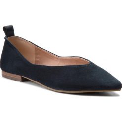 Półbuty MARC O'POLO - 802 14003005 304 Dark Blue 880. Niebieskie półbuty damskie Marc O'Polo, bez wzorów, ze skóry ekologicznej, bez obcasa, na obcasie, bez zapięcia. W wyprzedaży za 319.00 zł.