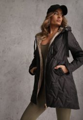 Czarna Długa Kurtka Parka Pikowana z Kapturem Ozdobiona Aplikacją Rossea. Czarne kurtki damskie Renee, l, z aplikacjami, z jeansu, z kapturem. Za 159.99 zł.