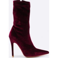 Public Desire - Botki Plum Velvet. Botki damskie Public Desire, z materiału, bez obcasa, na obcasie. W wyprzedaży za 89.90 zł.