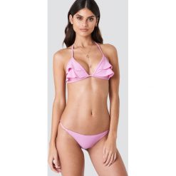 J&K Swim X NA-KD Dół bikini z cienkimi paskami - Pink. Bikini damskie marki J&K Swim X NA-KD. Za 52.95 zł.