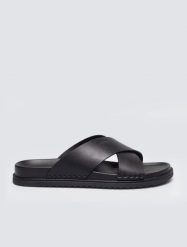 Klapki męskie skórzane czarne TT174217 906. Czarne klapki męskie Big Star, z gumy, eleganckie. Za 199.99 zł.