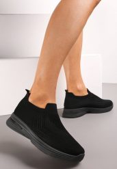 Czarne Buty Sportowe z Perforacyjnego Materiału Sherlina. Czarne obuwie sportowe damskie Renee, bez wzorów, sportowe, bez zapięcia. Za 44.99 zł.