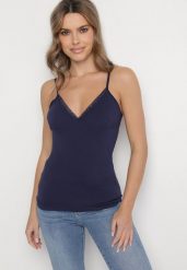 Granatowy Bawełniany Top z Trójkątnym Dekoltem Arilwin. Niebieskie bluzki damskie Born2be, l, bez wzorów, z bawełny, eleganckie, bez kołnierzyka, bez ramiączek. Za 19.99 zł.