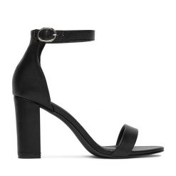 Sandały Jenny Fairy. Czarne sandały damskie Jenny Fairy, bez wzorów, bez obcasa, na słupku, bez zapięcia. Za 99.99 zł.