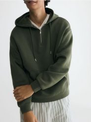 Bluza z kapturem - jasny zielony. Zielone bluzy męskie Reserved, l, bez wzorów, z bawełny, z kapturem. Za 139.99 zł.