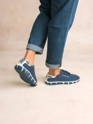 Buty sportowe damskie TBS Jazaria. Niebieskie obuwie sportowe damskie TBS, bez wzorów, z materiału, tenisowe. Za 381.50 zł.