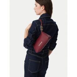 Torebka LOVE MOSCHINO. Czerwone torebki do ręki damskie Love Moschino, bez wzorów, klasyczne, bez dodatków. Za 859.99 zł.