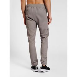 Jogging Hummel Cima Xk. Szare krótkie spodenki sportowe męskie Hummel, xl, bez wzorów, z tkaniny, do biegania. W wyprzedaży za 219.35 zł.