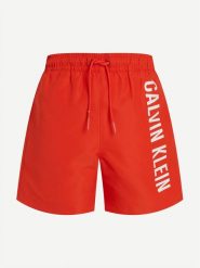 Calvin Klein Swimwear Szorty kąpielowe KV0KV00053 Czerwony Regular Fit. Czerwone szorty dla chłopców Calvin Klein Swimwear, bez wzorów, z syntetyku. Za 139.99 zł.