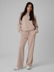 4F Spodnie dresowe z modalem damskie - beżowe XS. Brązowe spodnie dresowe damskie 4f, l, bez wzorów, z dresówki. Za 179.99 zł.