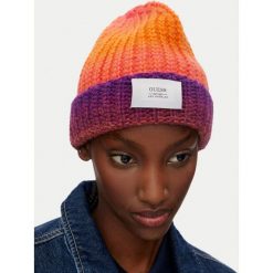 Czapka Guess. Czapki i kapelusze damskie Guess, na zimę, z aplikacjami. Za 229.99 zł.