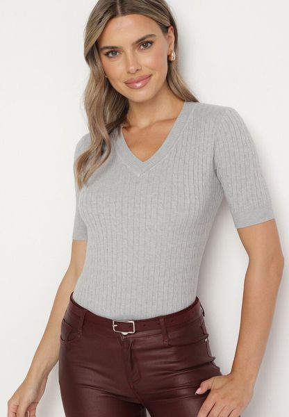 Szara Bluzka Sweterkowa z Trójkątnym Dekoltem Ciannoa. Szare bluzki damskie Born2be, s, bez wzorów, z materiału, bez kołnierzyka, bez ramiączek. Za 24.99 zł.