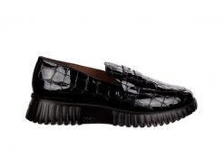 Mokasyny Wonders A-4402 Garda Negro 138039, Czarny, Skóra lakierowana - 39. Czarne mokasyny damskie Wonders, z lakierowanej skóry. W wyprzedaży za 509.99 zł.