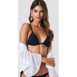 NA-KD Swimwear Trójkątna góra bikini z wiązaniem - Black. Bikini damskie marki NA-KD Swimwear. Za 60.95 zł.