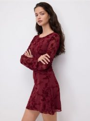Sukienka mini - bordowy. Czerwone sukienki damskie Reserved, l, bez wzorów, z dzianiny, bez kołnierzyka, bez ramiączek, mini, dopasowane. Za 109.99 zł.
