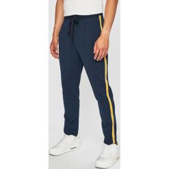 Brave Soul - Spodnie. Czarne spodnie materiałowe męskie Brave Soul, l, bez wzorów, z dzianiny, casualowe. W wyprzedaży za 59.90 zł.